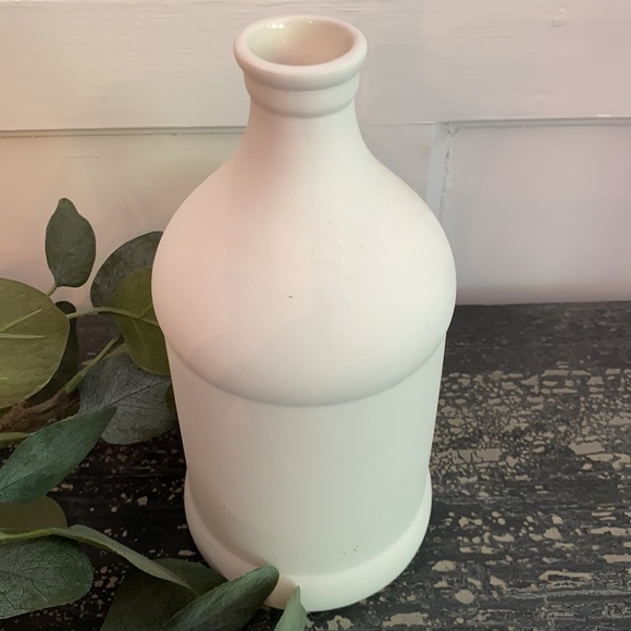 New White Bottle Vase - Picture 3 of 4